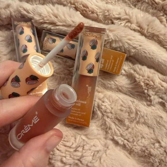 Crème Luscious Lip Oil - coconut jelly price per item - Picture 2 of 5